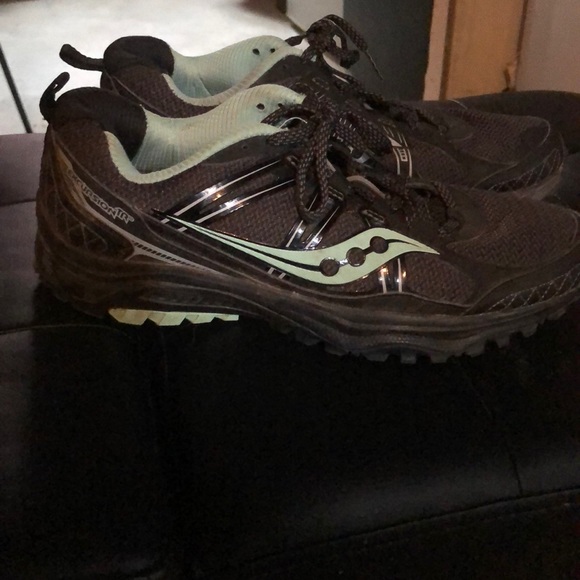 Ladies saucony running shoe - Picture 1 of 3